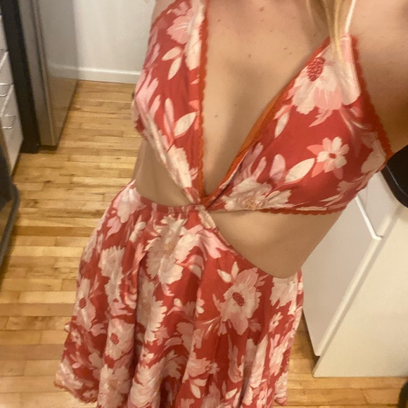 Floral mini cutout dress - Picture 5 of 5